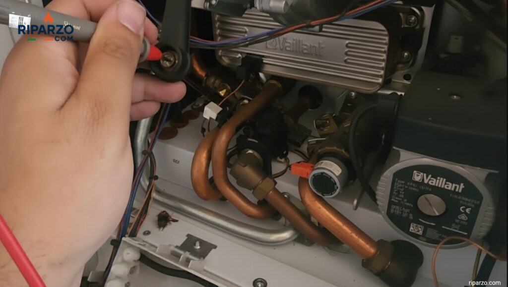 testare il cavo di accensione con un multimetro